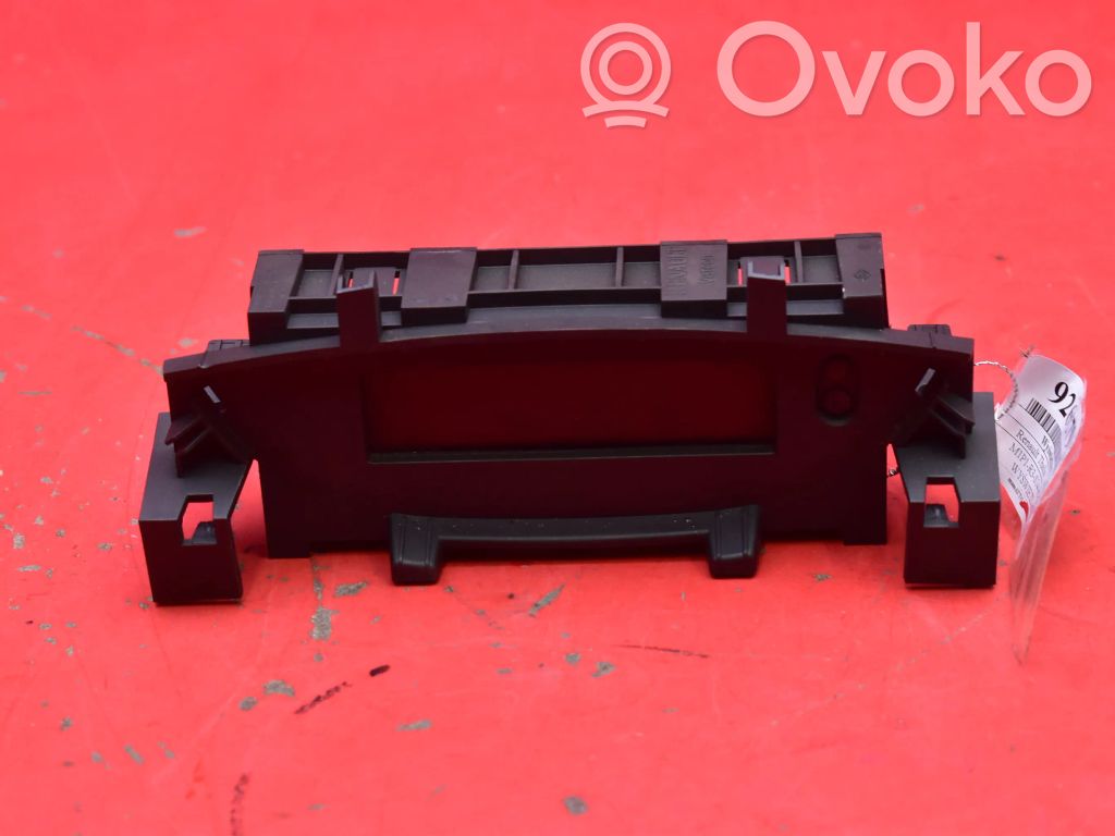 Renault Thalia I Panel / Radioodtwarzacz CD/DVD/GPS 