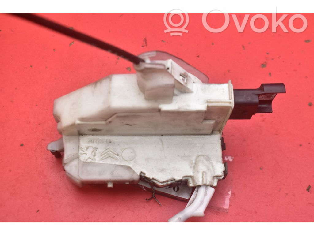 Peugeot 308 Front door lock 