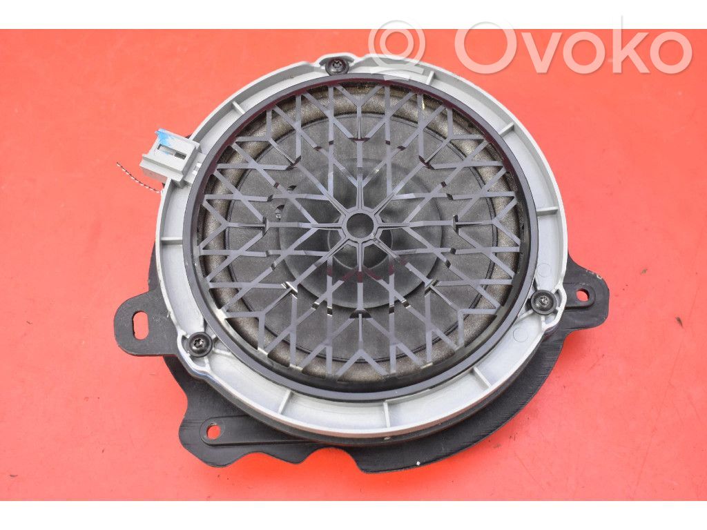Peugeot 2008 I Altavoz subwoofer 
