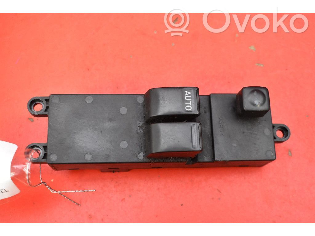 Nissan Primera Interruptor del elevalunas eléctrico 