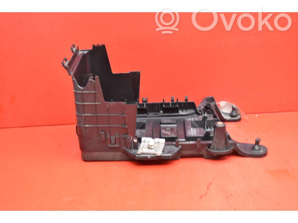 Volkswagen PASSAT CC Support boîte de batterie