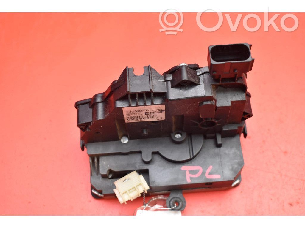 Opel Corsa D Priekšpusē slēdzene 