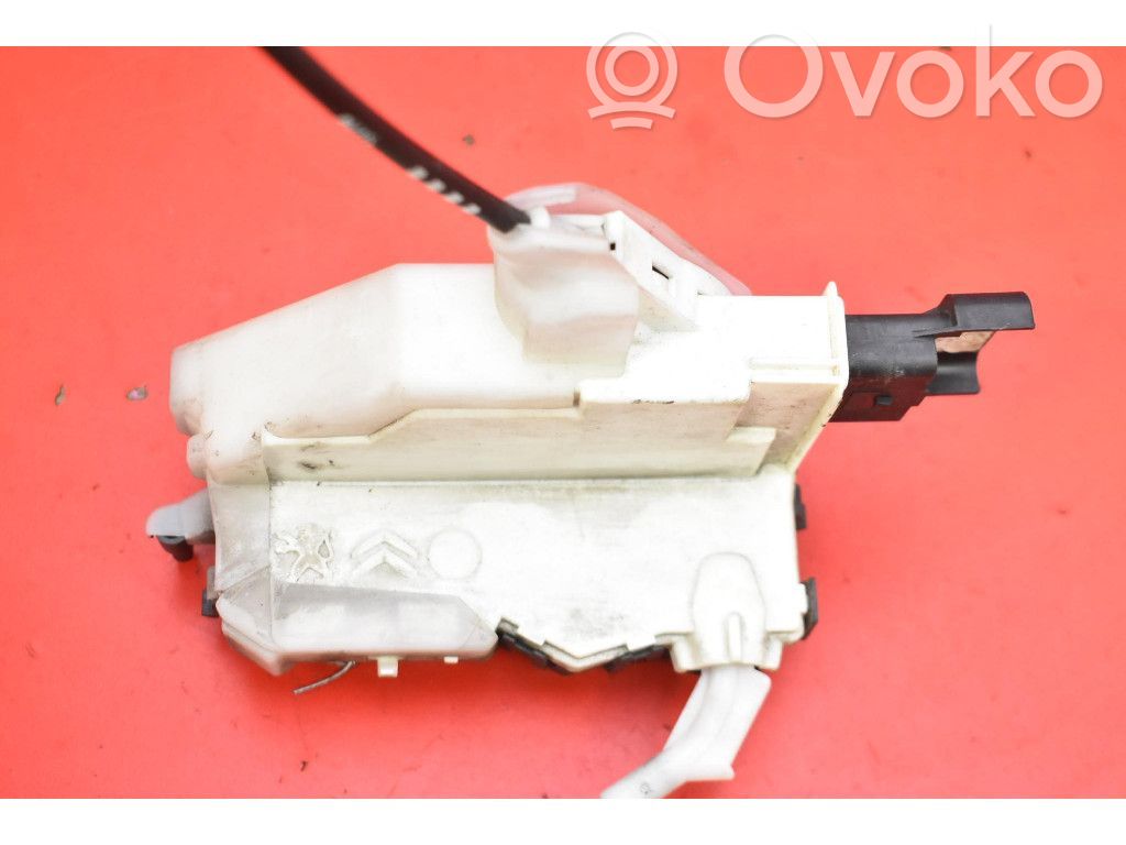 Peugeot 308 Front door lock 