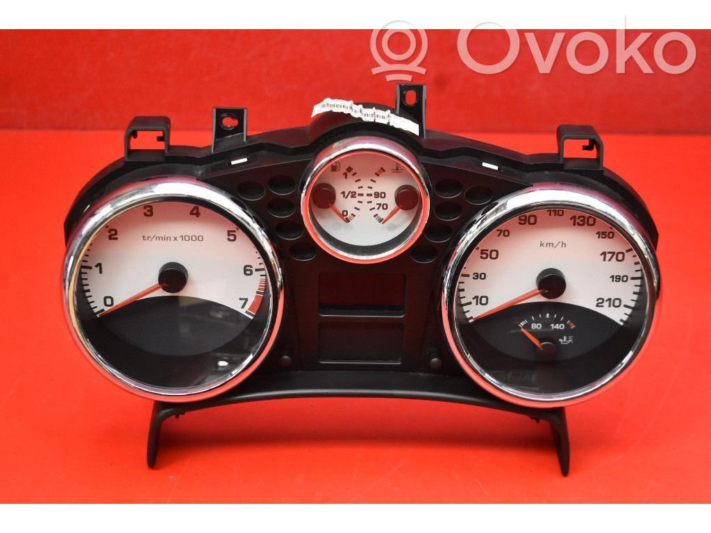 Mercedes-Benz E C207 W207 Geschwindigkeitsmesser Cockpit 
