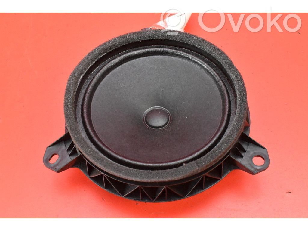 Toyota Yaris Subwoofer altoparlante 