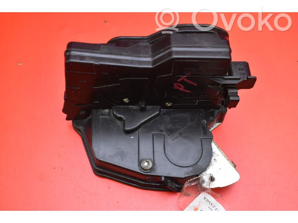 BMW 7 E65 E66 Takaoven lukko 
