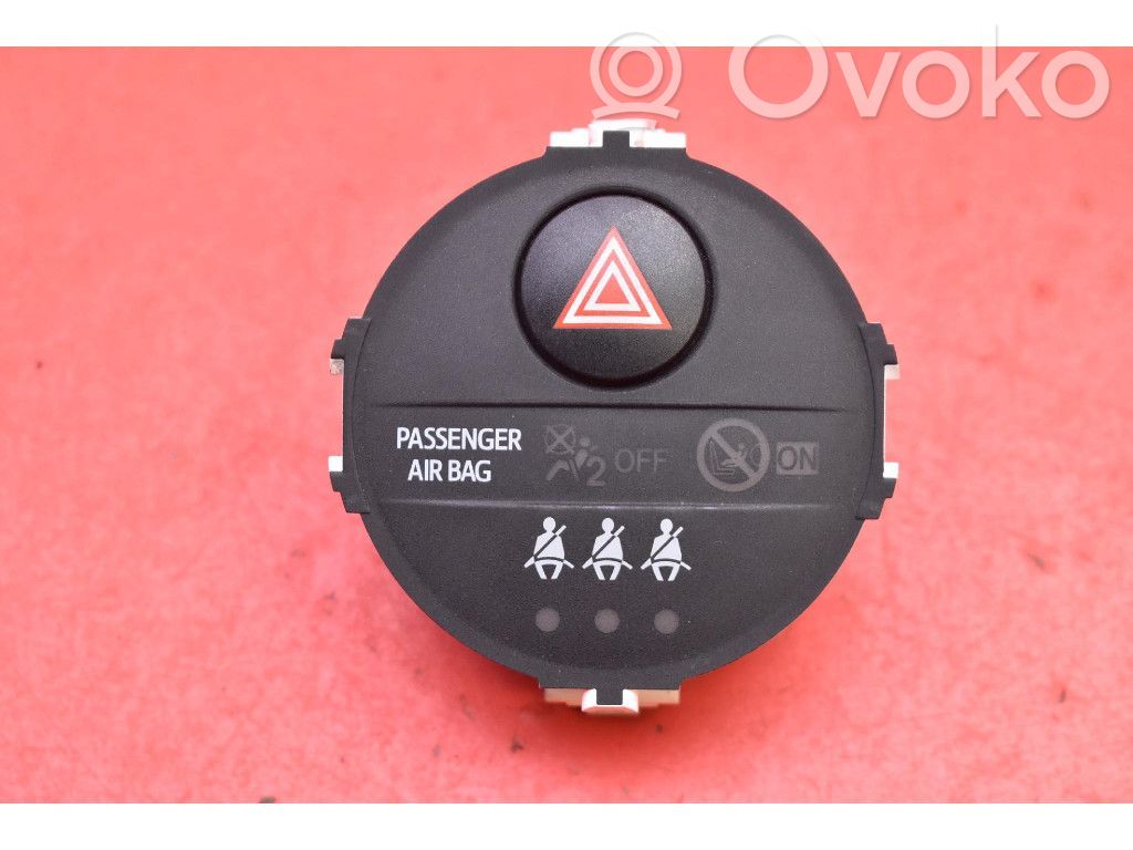 Botón interruptor de luz de peligro   839500D050A,839500D050A