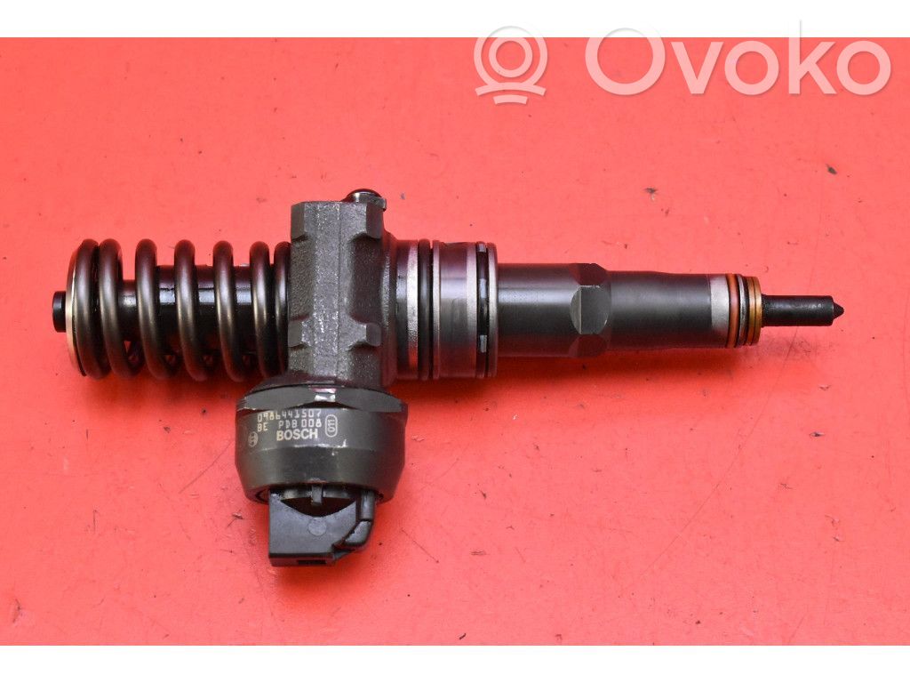 Volkswagen Golf IV Inyector de combustible 