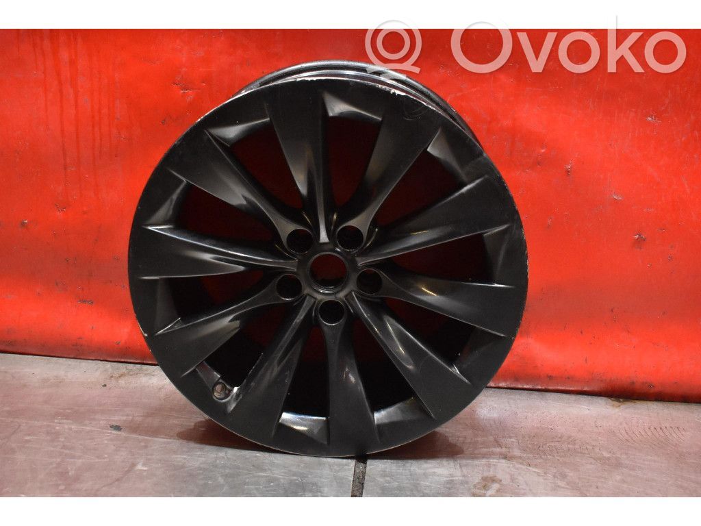 Tesla Model X R18 alloy rim 