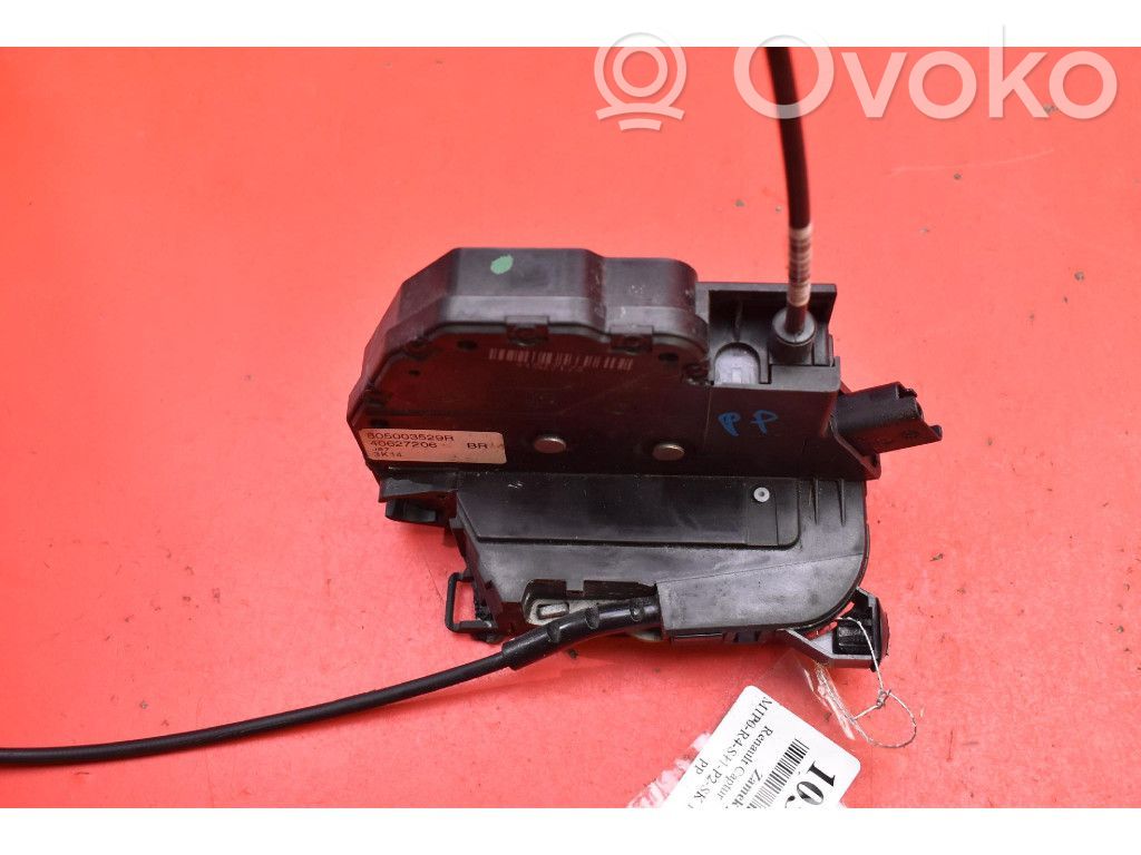 Renault Captur Front door lock 