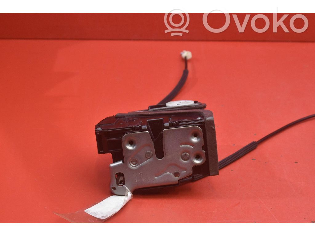 Opel Insignia A Front door lock 