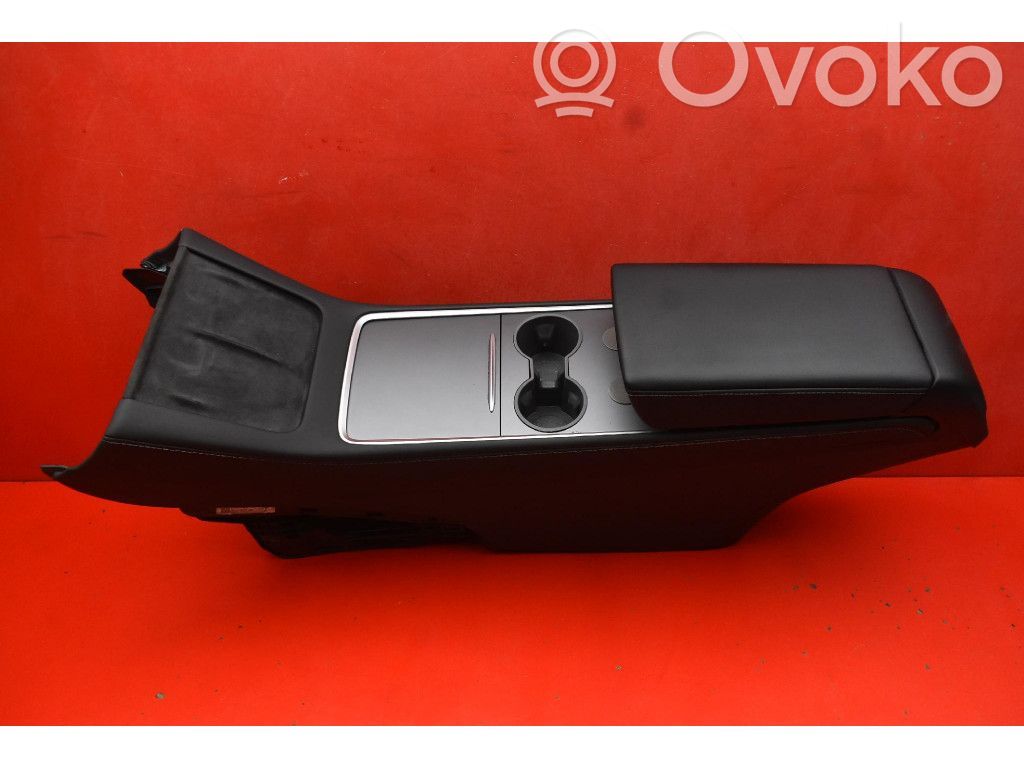 Tesla Model Y Consola central 