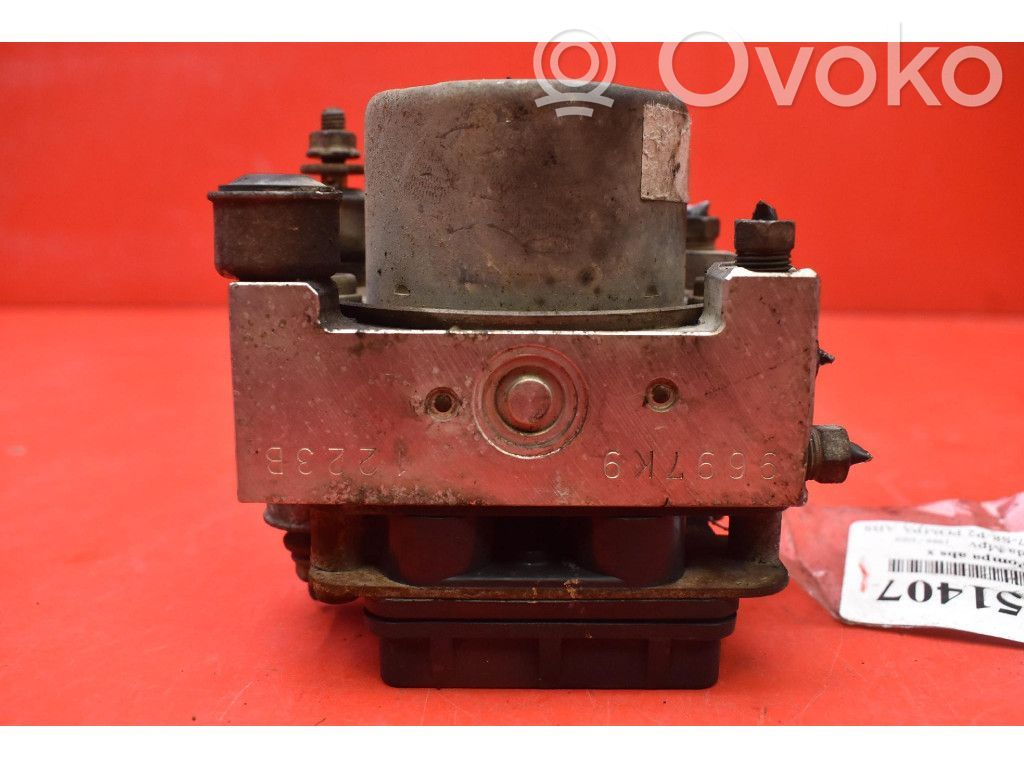 Mazda MPV II LW ABS Pump 