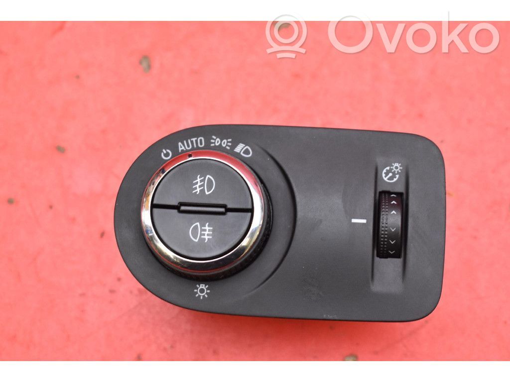 Opel Zafira C Light switch 