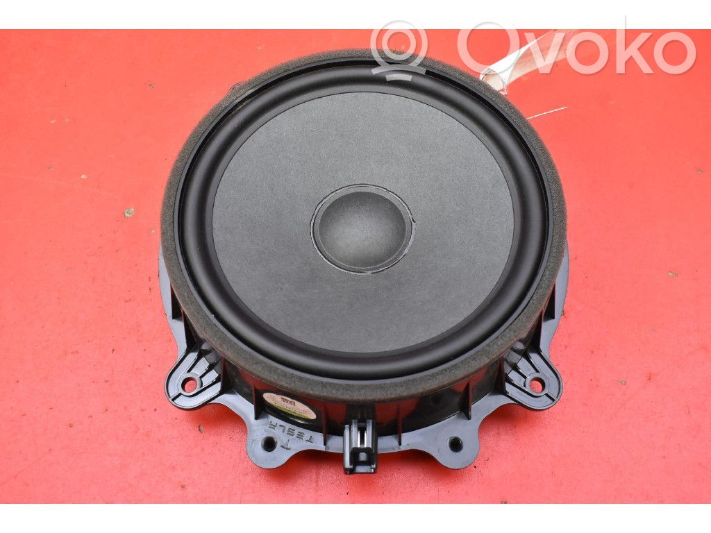 Tesla Model Y Enceinte subwoofer 