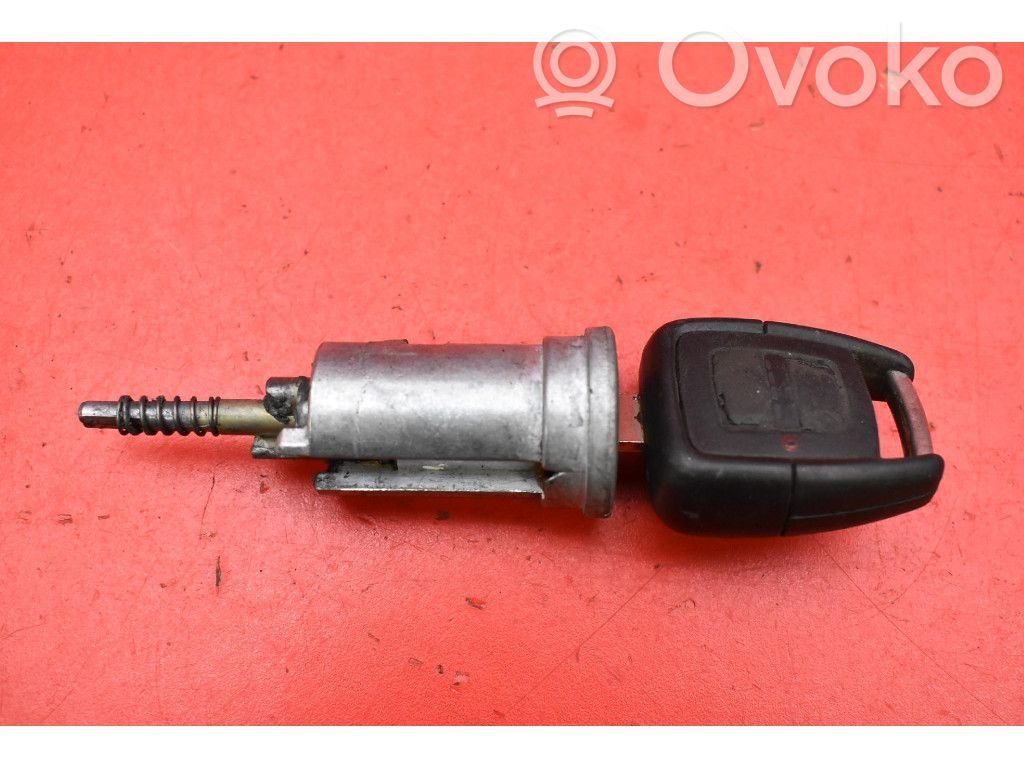 Opel Zafira A Užvedimo spynelė 