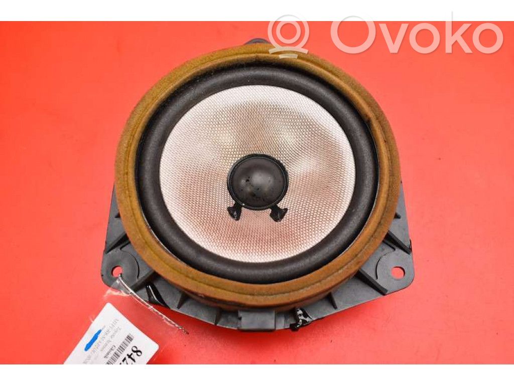 Toyota Avensis Verso Subwoofer 
