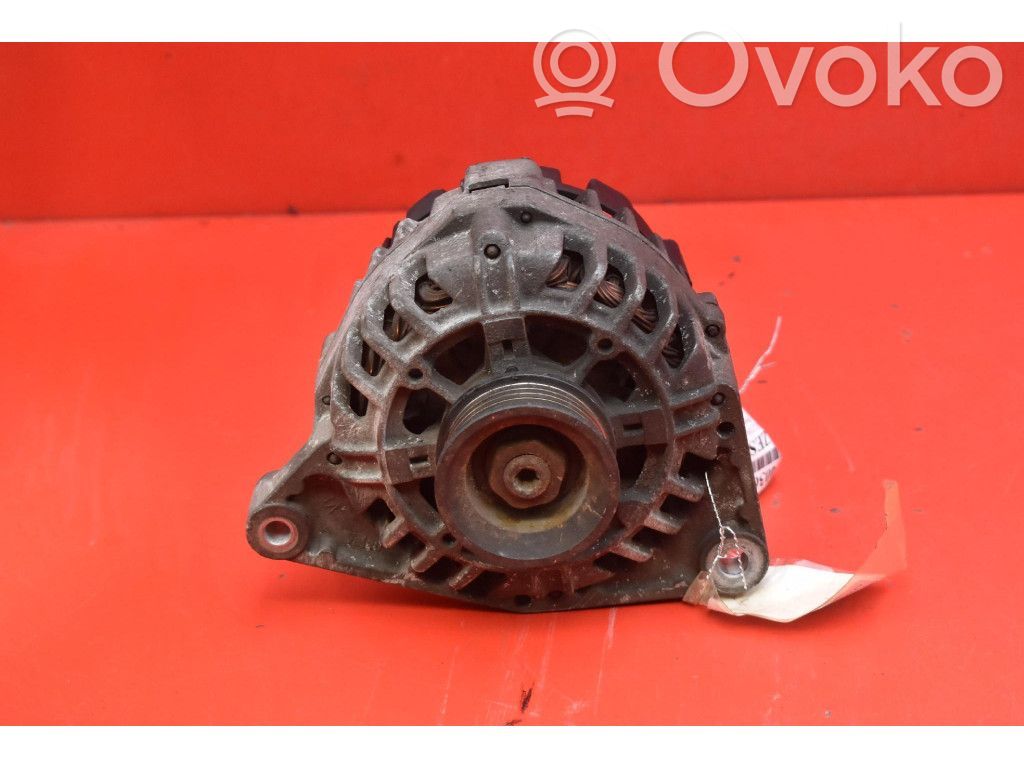 Volkswagen PASSAT B5 Alternador 