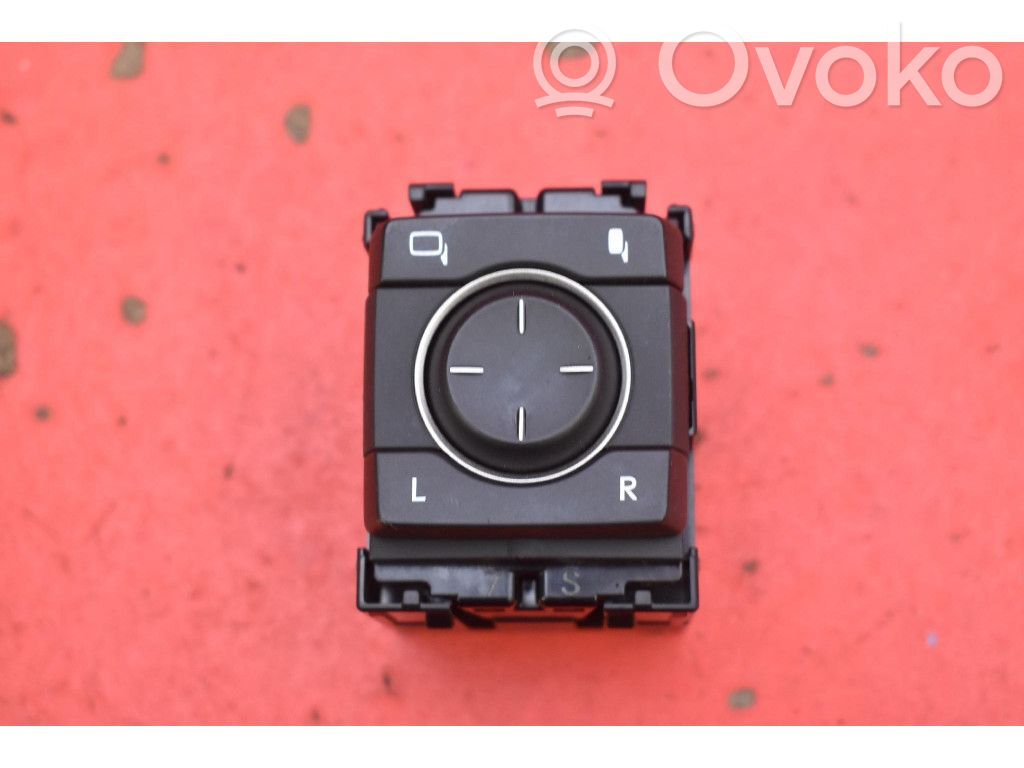 Lexus UX Mirror heating switch 