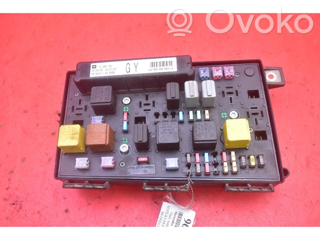 Opel Astra H Juego de caja de fusibles 