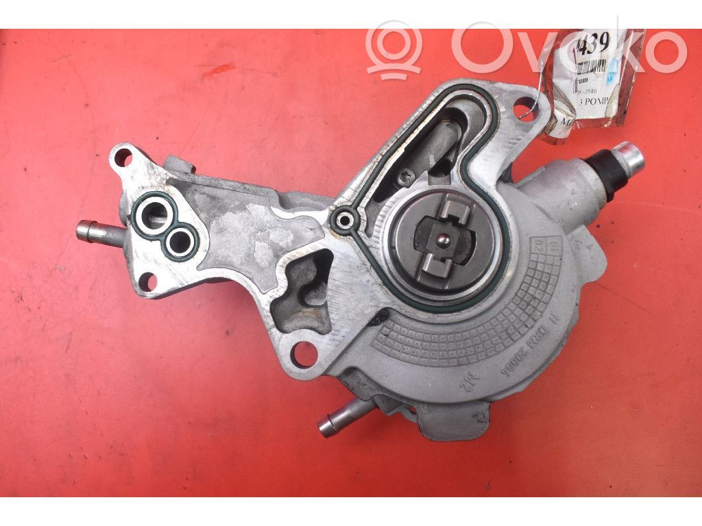 Volkswagen PASSAT B6 Vacuum pump 