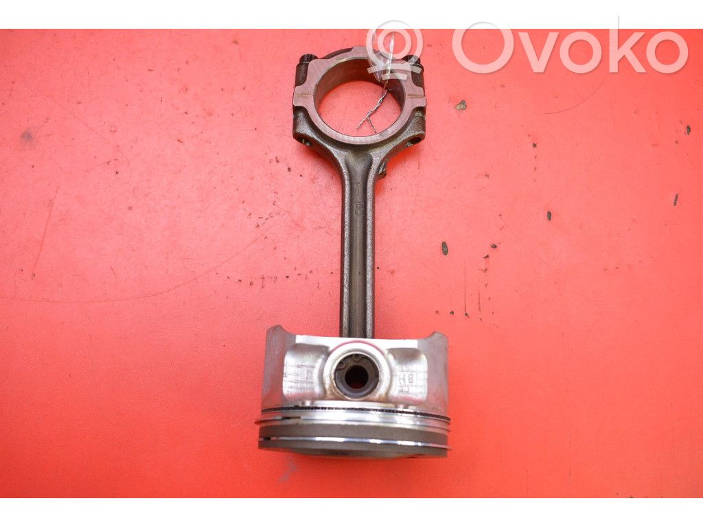 Nissan X-Trail T30 Piston 