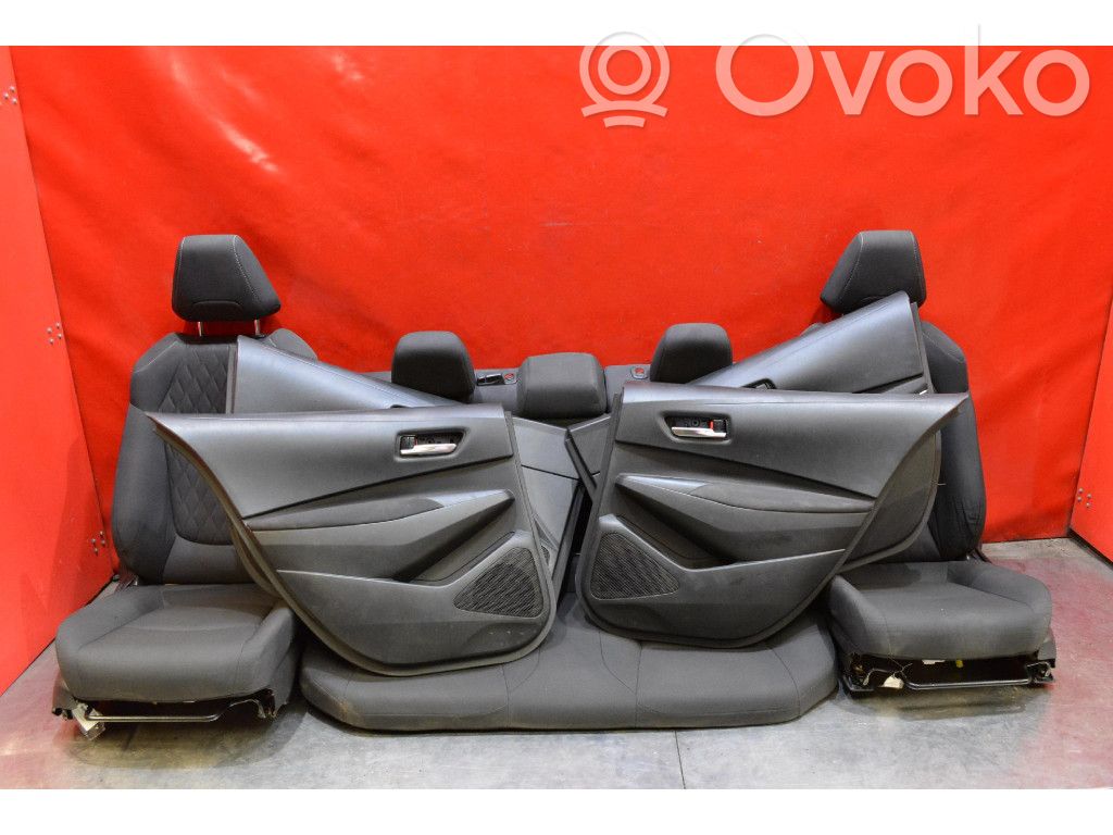 Toyota Corolla E10 Sēdekļu komplekts 