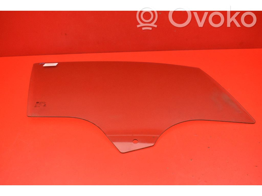 Opel Crossland X Front door window glass four-door