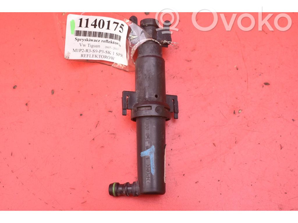Volkswagen Tiguan Windshield washer spray nozzle 
