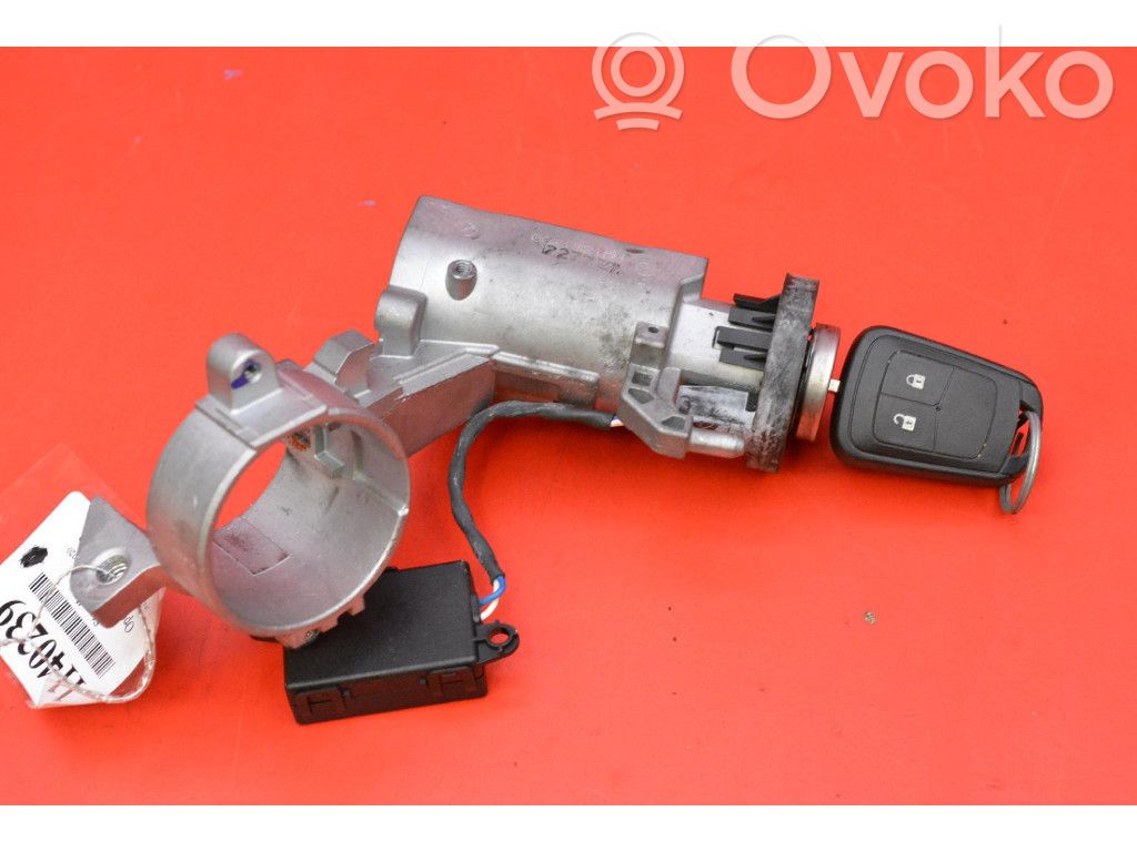 Opel Astra J Užvedimo spynelė