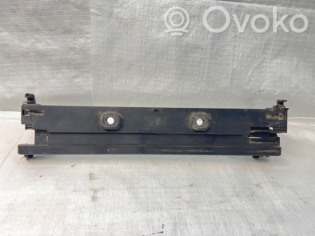 BMW 5 F10 F11 Panel mocowania chłodnicy / góra 