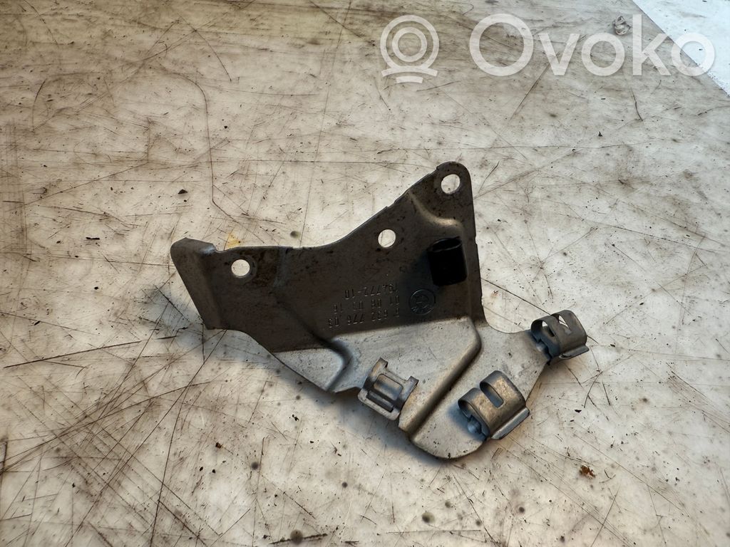 BMW 7 G11 G12 Kita dugno detalė 