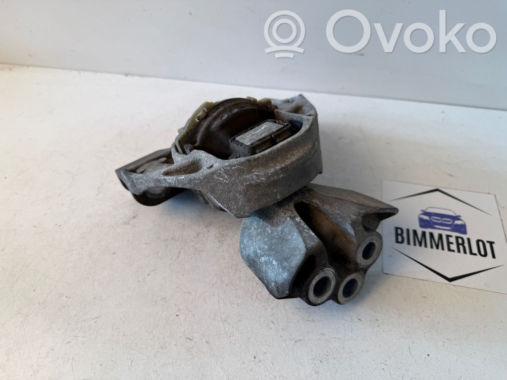 Ford Turneo Courier Engine mount bracket 