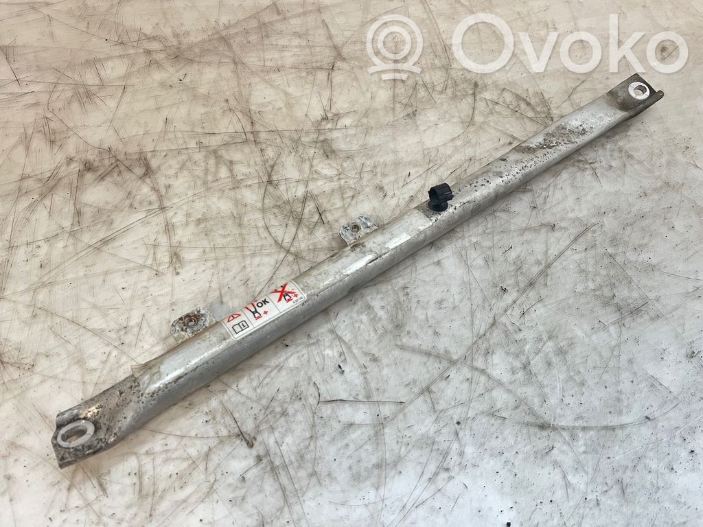 BMW X3 F25 Kita variklio skyriaus detalė 
