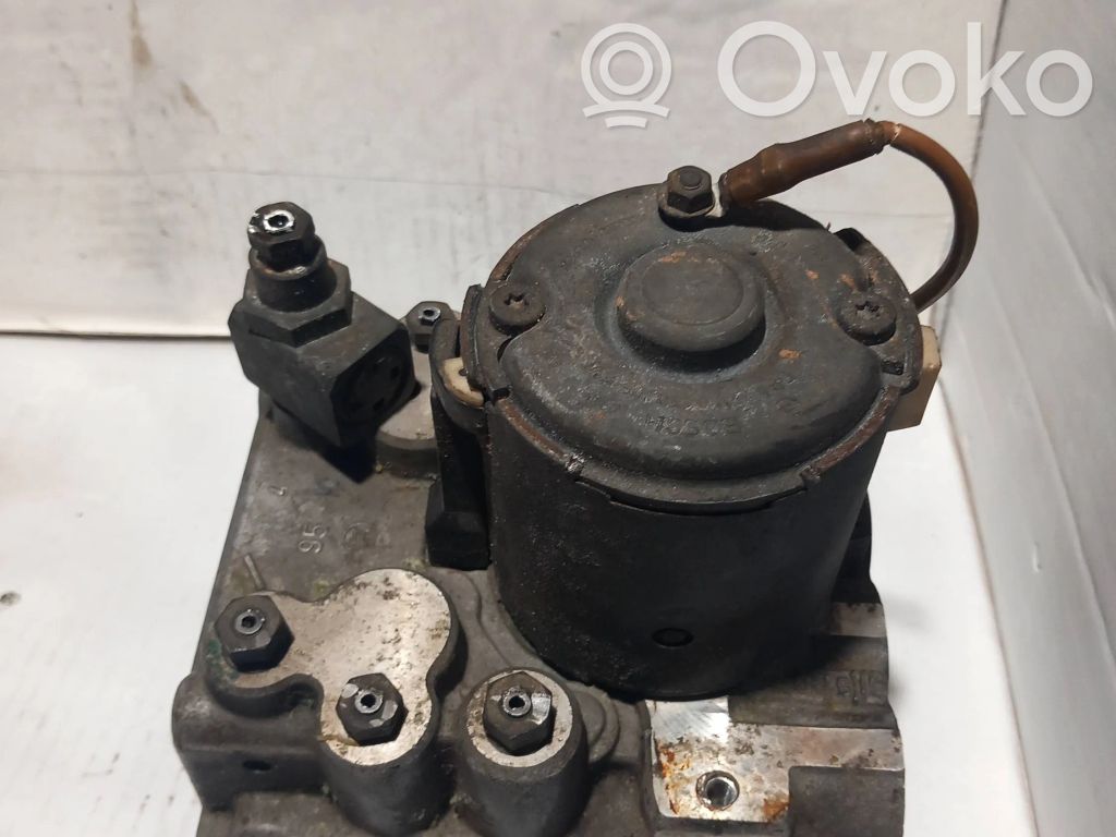 BMW 7 E38 ABS Pump 