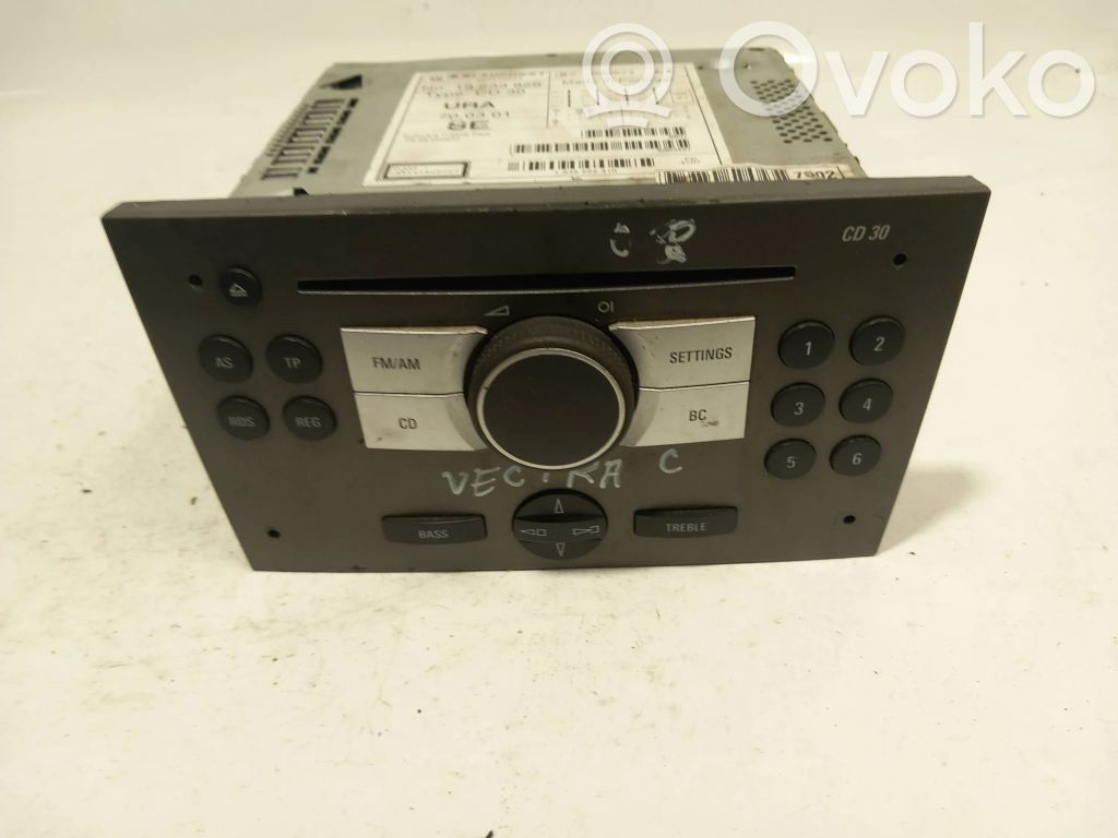 Panel / Radioodtwarzacz CD/DVD/GPS   13233926,453116246,7646222310