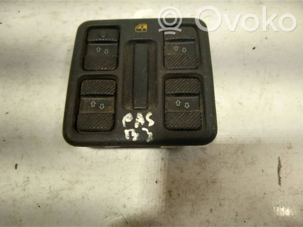 Volkswagen PASSAT B3 Przyciski szyb 