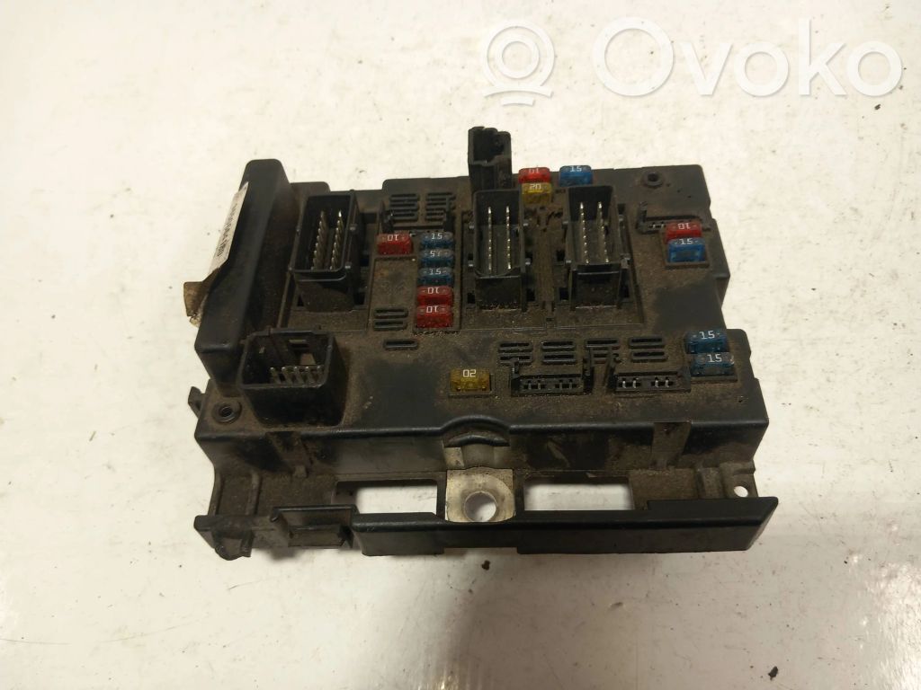 Peugeot 307 Fuse module 