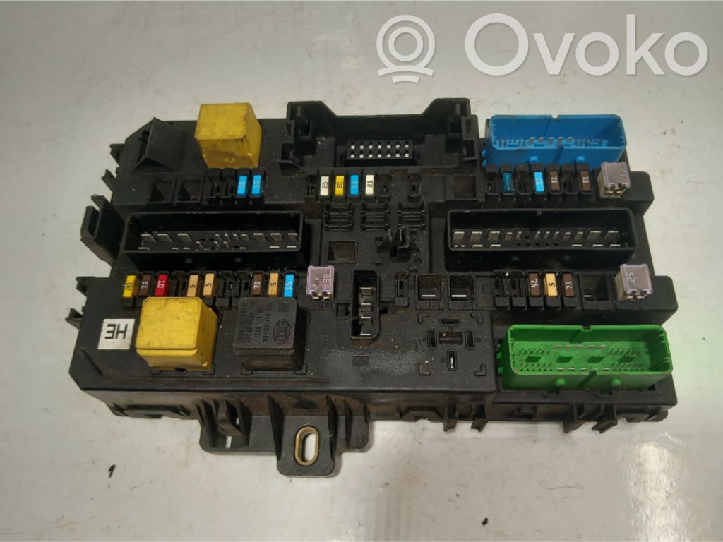 Opel Zafira B Juego de caja de fusibles 