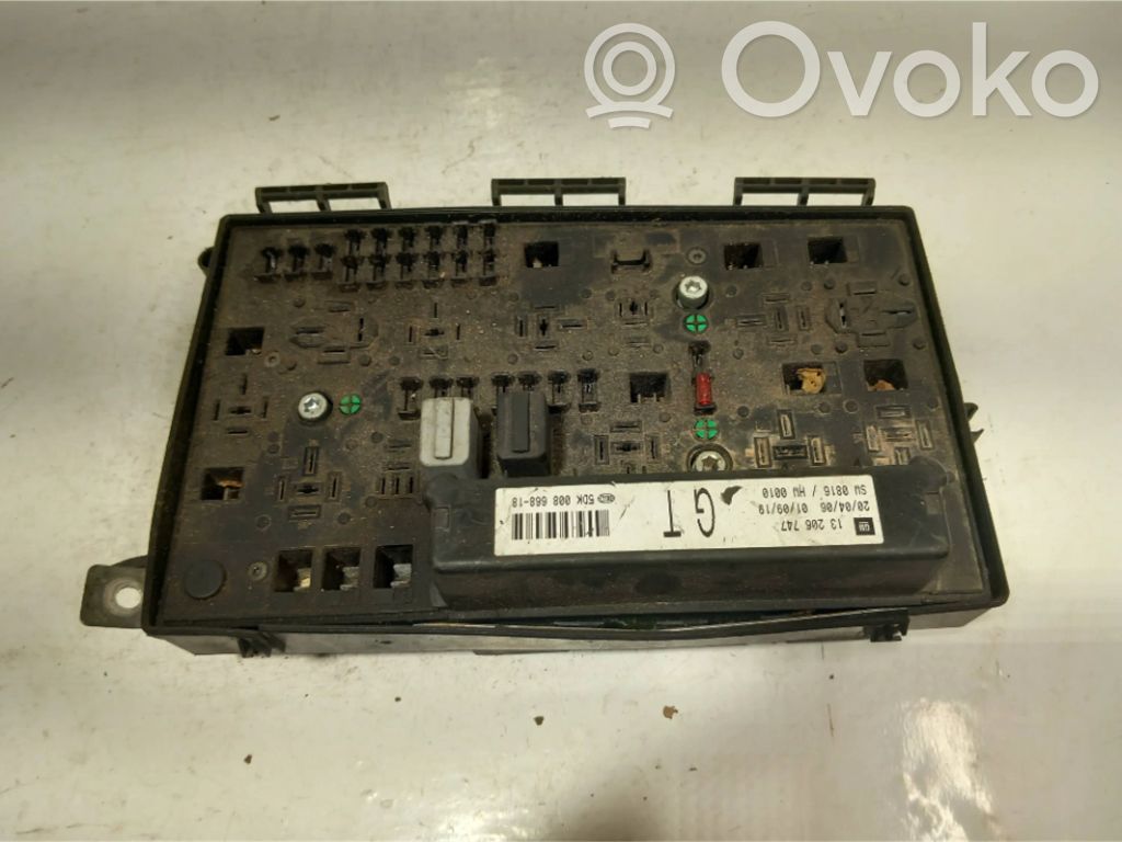 Opel Zafira B Módulo de fusible 