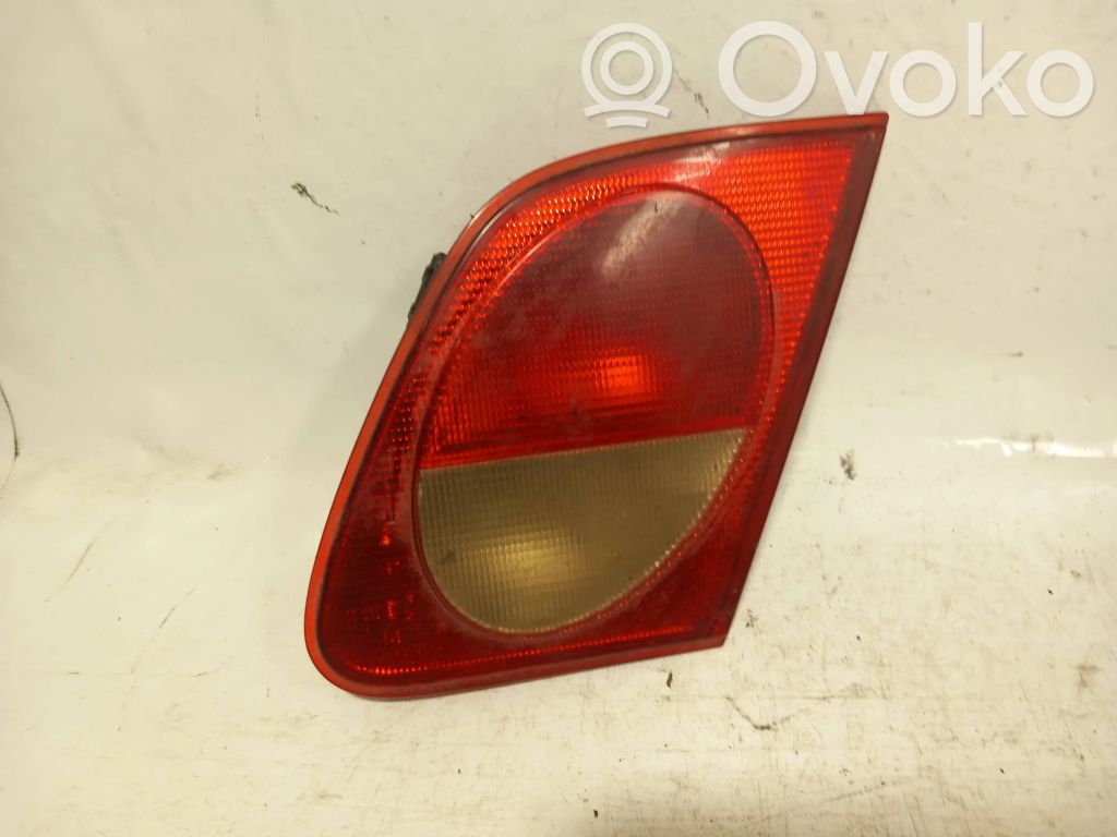 Lampy tylnej klapy bagażnika   A2108201064,197502K5