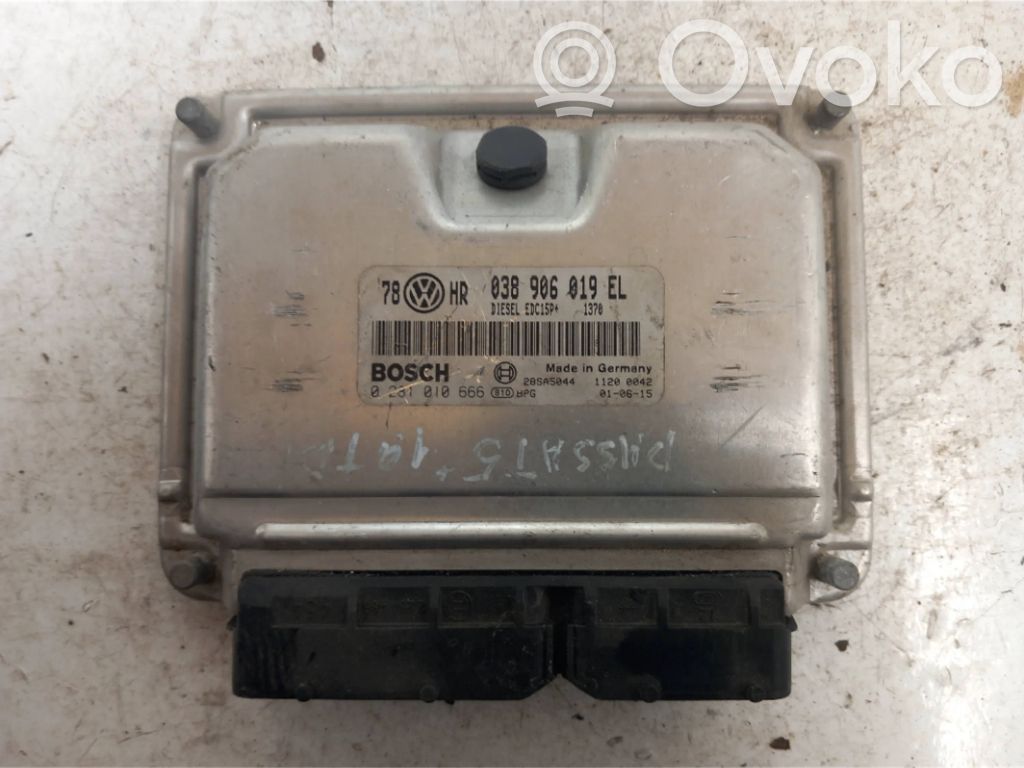 Volkswagen PASSAT B5.5 Engine control unit/module 