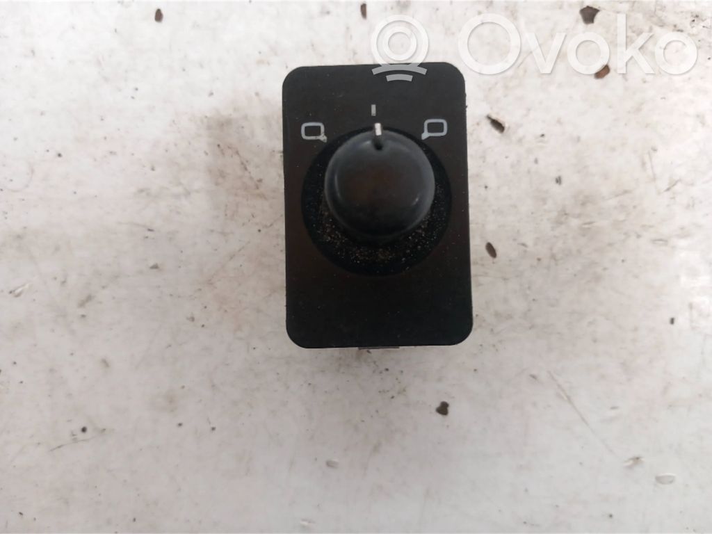 Audi A6 S6 C5 4B Wing mirror switch 