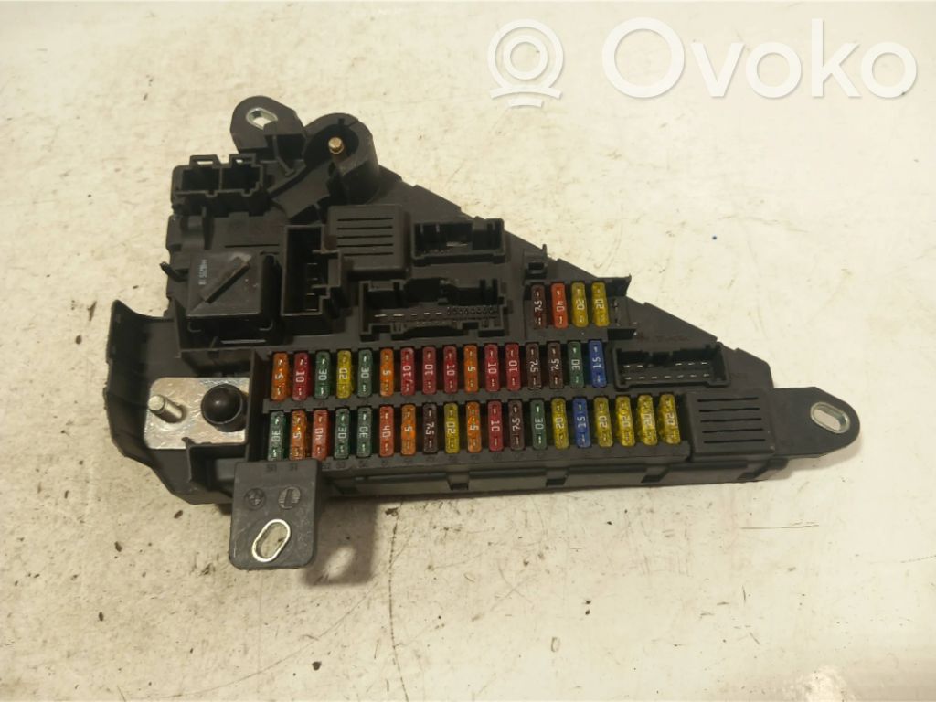 BMW 5 E60 E61 Sulakemoduuli 