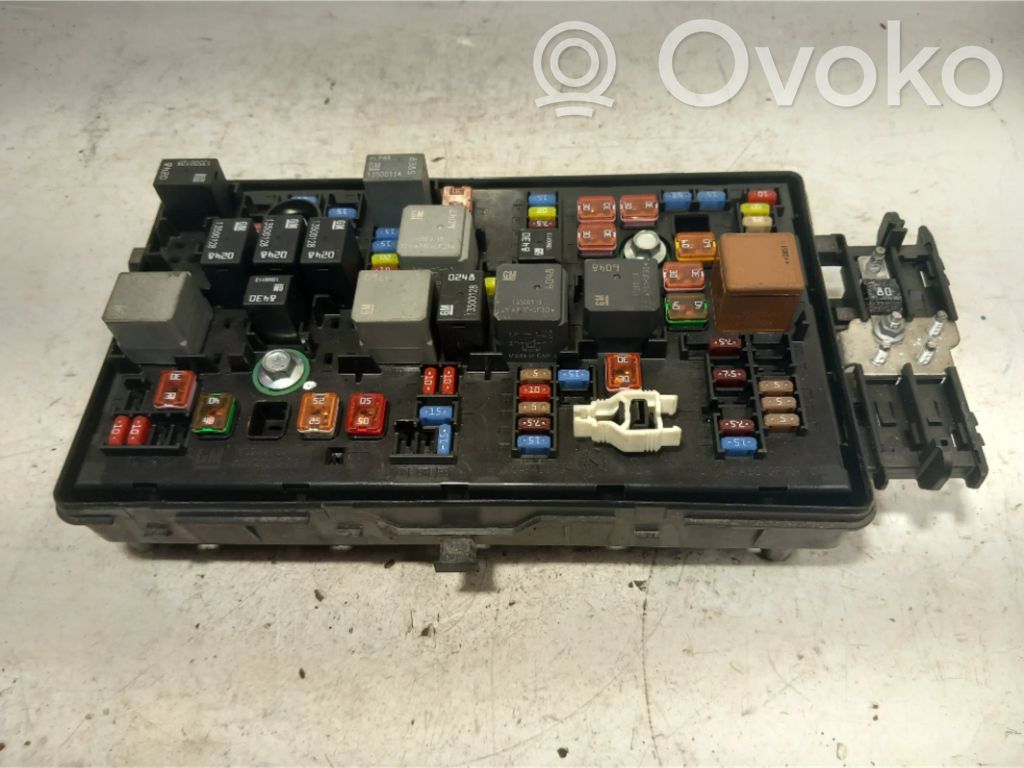 Opel Insignia A Módulo de fusible 