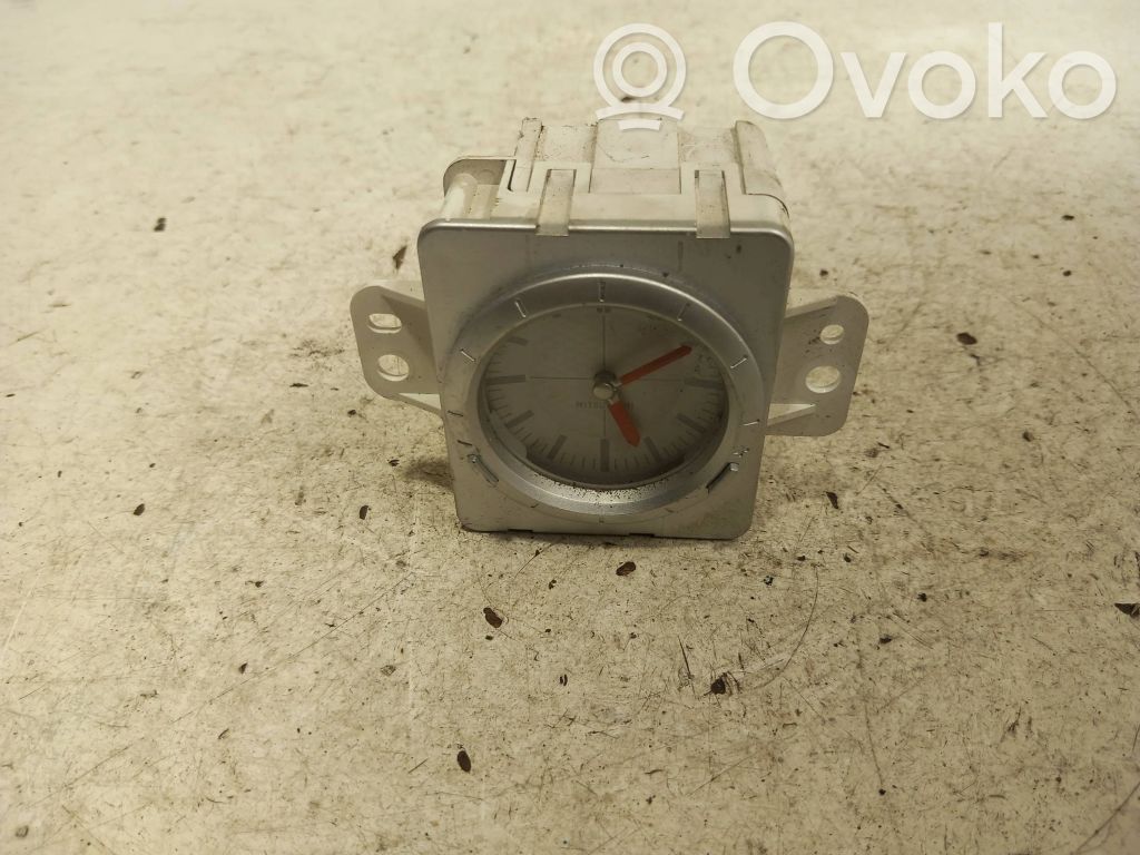 Mitsubishi Outlander Reloj 