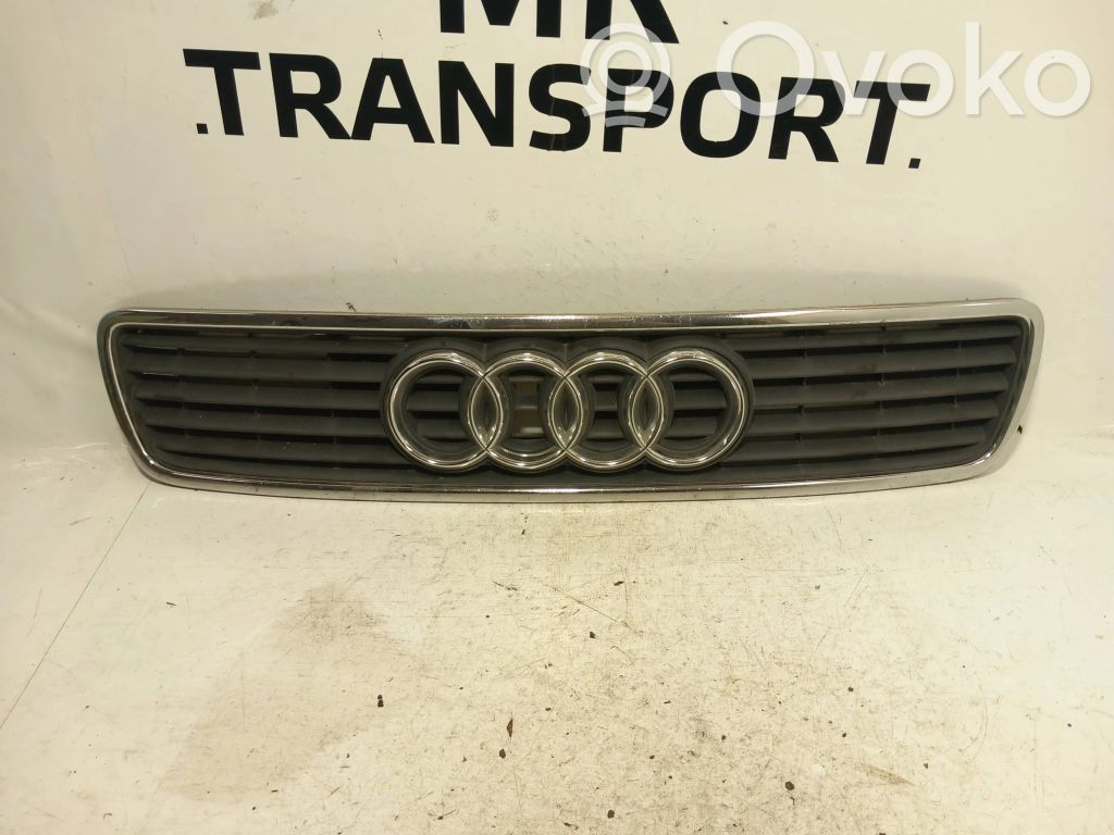 Audi A4 S4 B5 8D Rejilla superior del radiador del parachoques delantero 