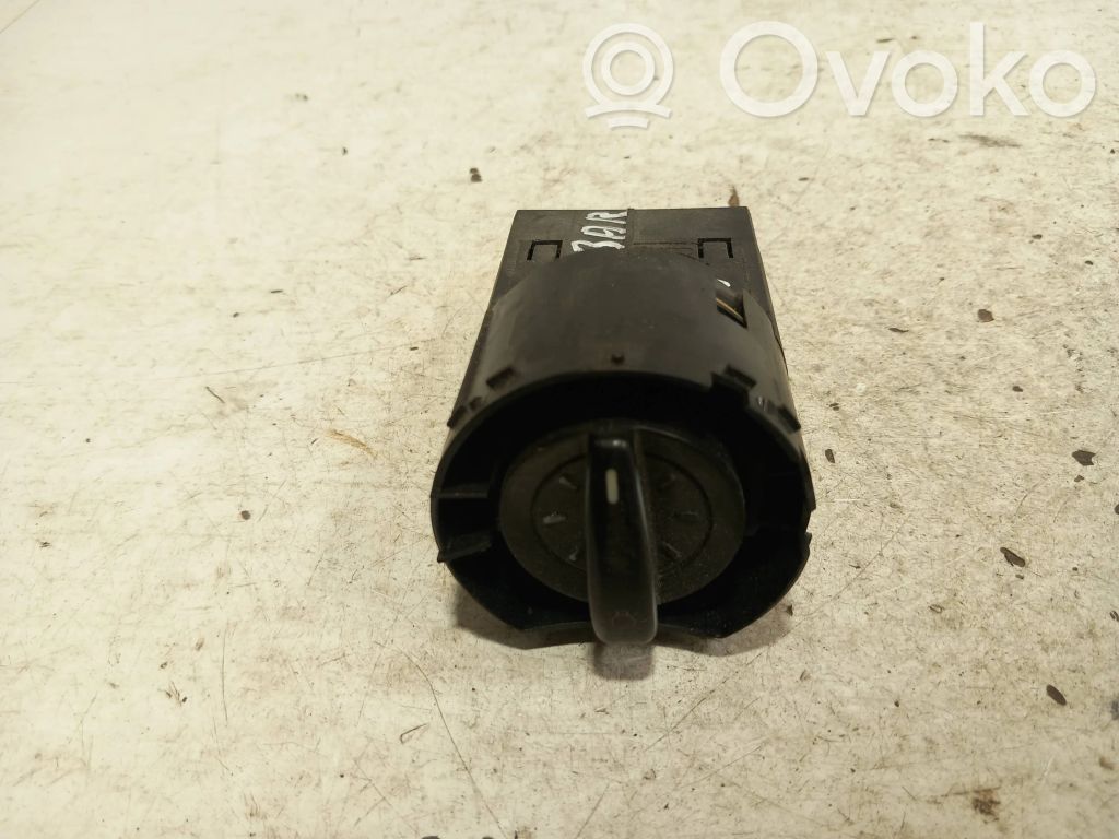 Skoda Fabia Mk1 (6Y) Interrupteur d’éclairage 