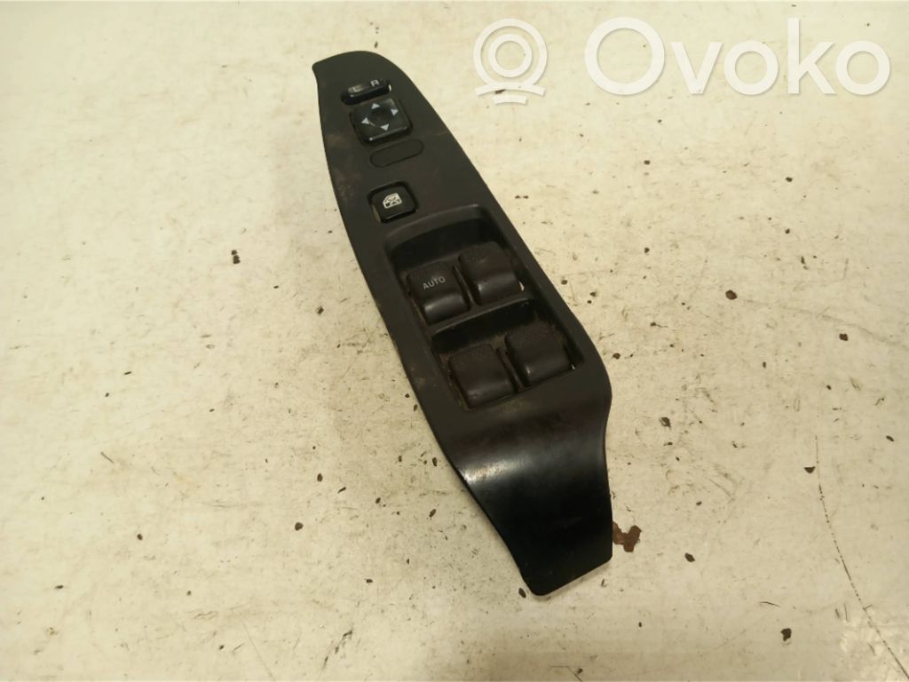 Electric window control switch   83071AE020