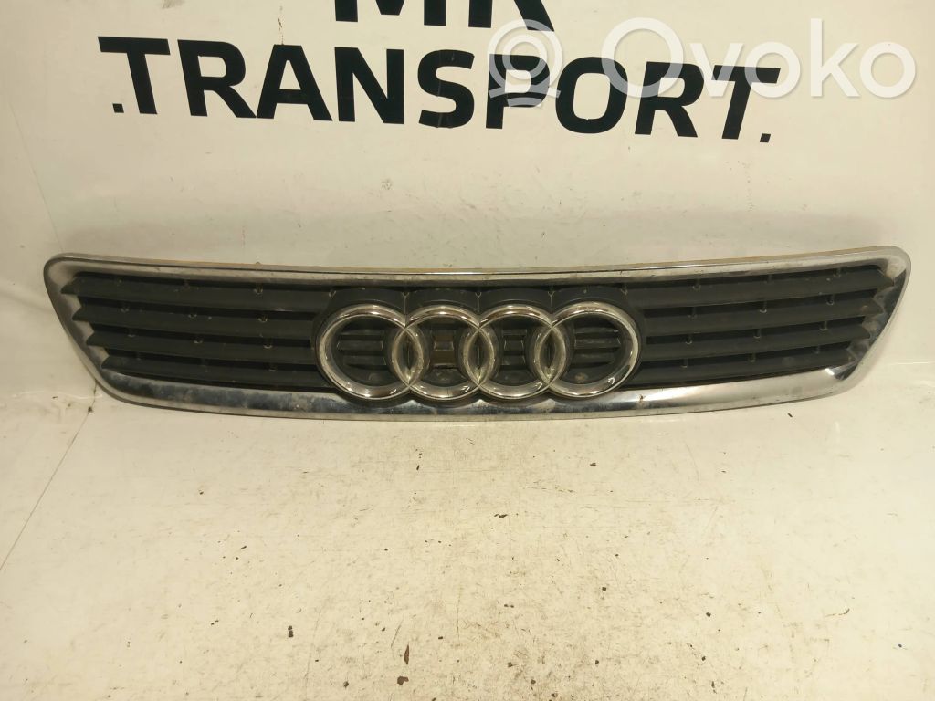 Audi A4 S4 B5 8D Etusäleikkö 